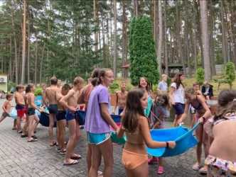 „FABRYKA ATRAKCJI”: Laser Tag, Wojskowy Biwak, Park Linowy, Sport, Integracja, Chill out. Ośrodek z basenem letnim. Kolonia 8-12 lat i obóz 13-16 lat